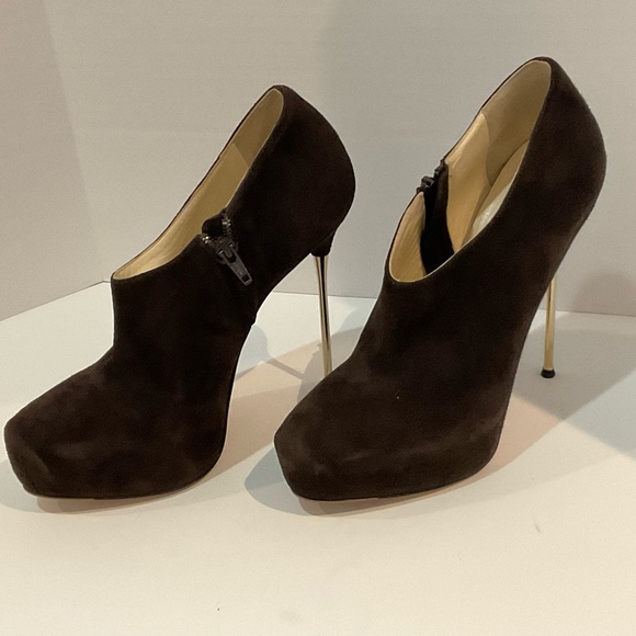 Brian Atwood Elegant Brown Stiletto Ankle Boots, Size 39 - Picture 1 of 9